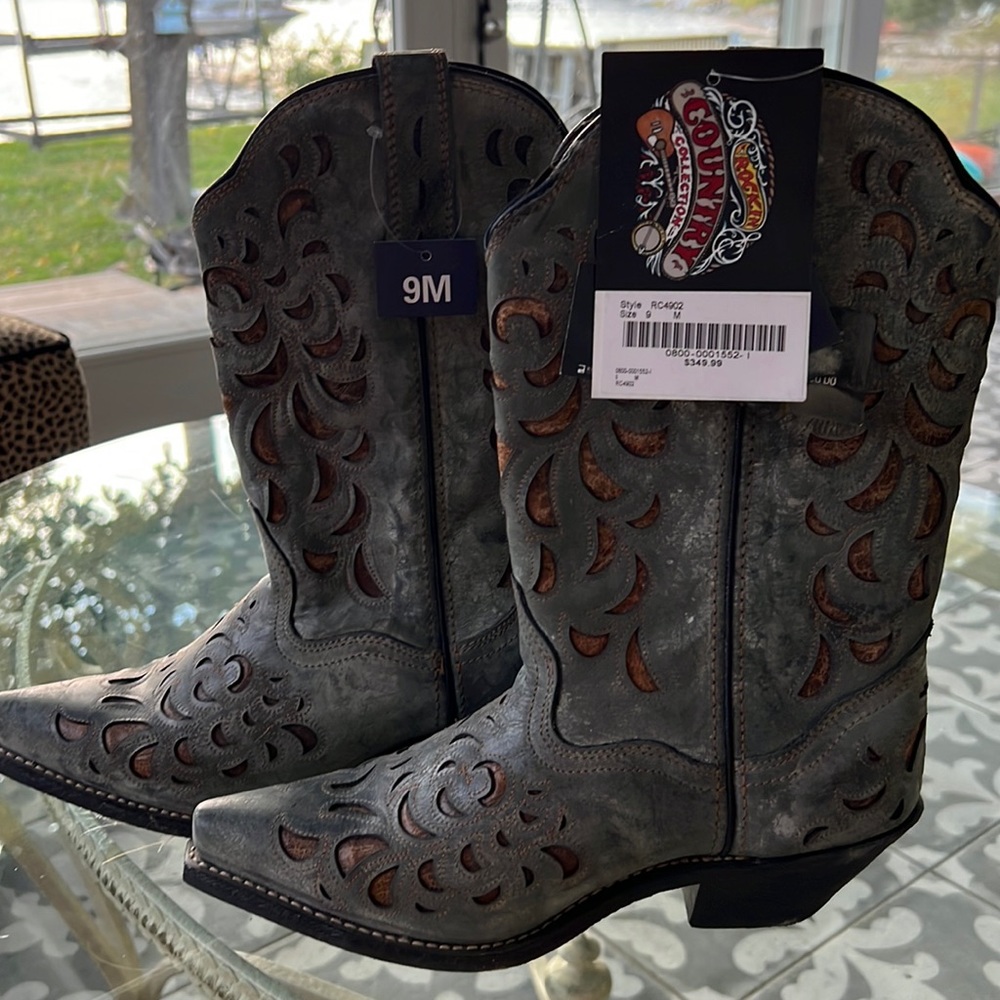 NWT Cowboy boots straight from Nashville!
